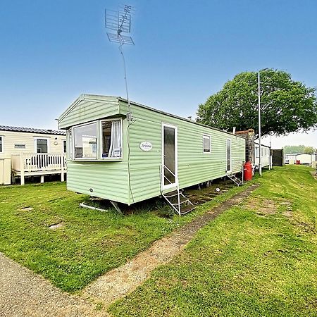 Highfield Grange, Orchards Villa Little Clacton Bagian luar foto